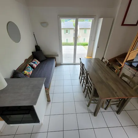 Lägenhet La Maison Bleue, Village Vacances, Piscine, Parking