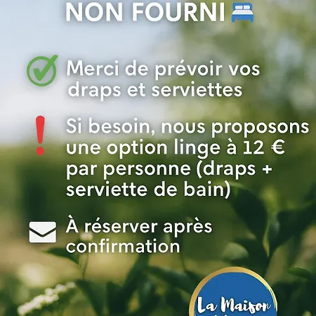 La Maison Bleue, Village Vacances, Piscine, Parking * Saint-Geniez-dʼOlt