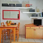 La Maison Bleue, Village Vacances, Piscine, Parking Appartement Saint-Geniez-dʼOlt