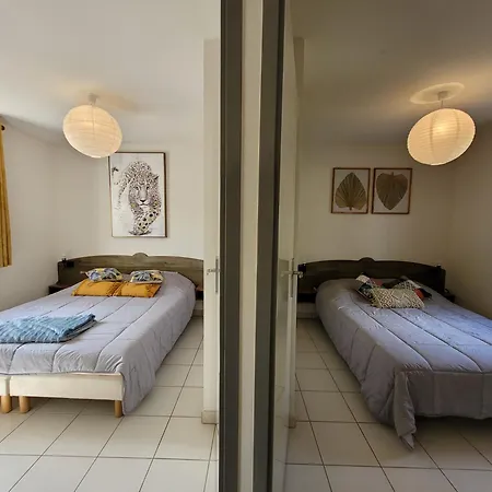 La Maison Bleue, Village Vacances, Piscine, Parking Saint-Geniez-dʼOlt