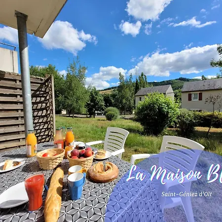 Apartment La Maison Bleue, Village Vacances, Piscine, Parking Saint-Geniez-dʼOlt