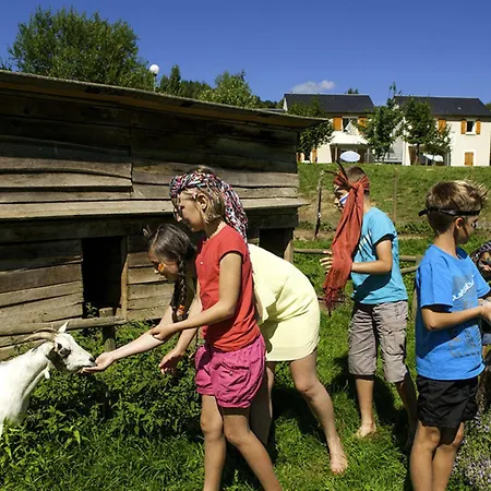 Appartamento La Maison Bleue, Village Vacances, Piscine, Parking Saint-Geniez-dʼOlt