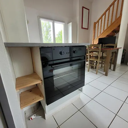 La Maison Bleue, Village Vacances, Piscine, Parking Apartman