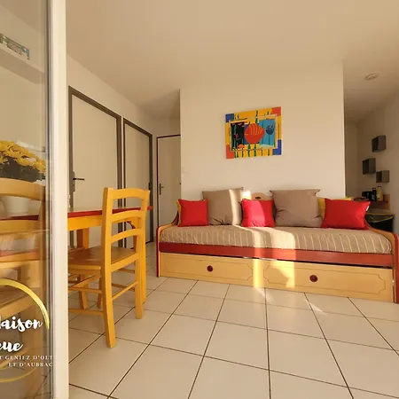 Apartamento La Maison Bleue, Village Vacances, Piscine, Parking Saint-Geniez-dʼOlt