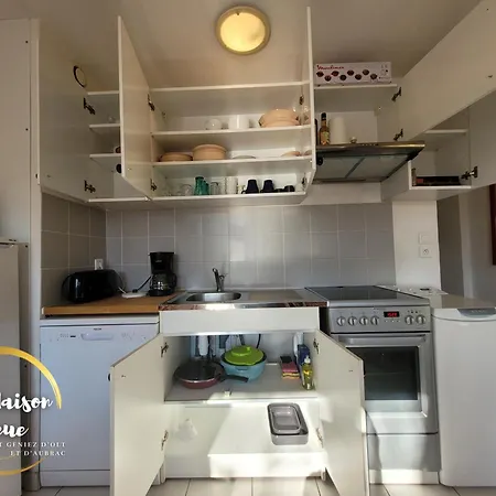 La Maison Bleue - Appartements Avec Piscine Dans La Vallee Du Lot Saint-Geniez-dʼOlt