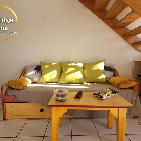 Lejlighed La Maison Bleue - Appartements Avec Piscine Dans La Vallee Du Lot Saint-Geniez-dʼOlt
