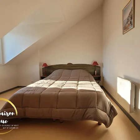 Lejlighed La Maison Bleue - Appartements Avec Piscine Dans La Vallee Du Lot Saint-Geniez-dʼOlt