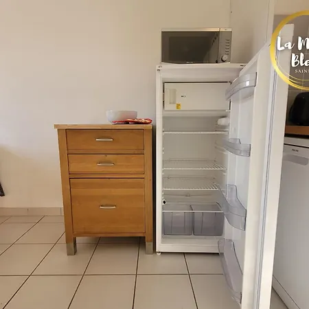 La Maison Bleue, Village Vacances, Piscine, Parking Apartman
