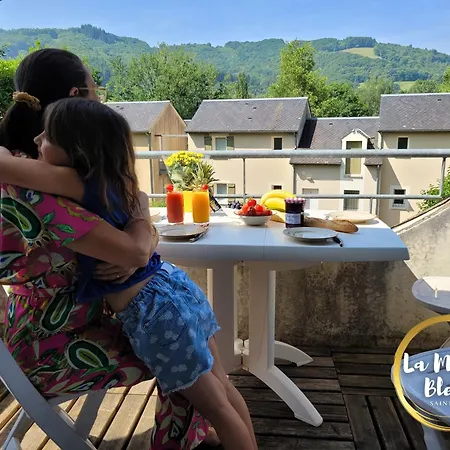 Appartamento La Maison Bleue, Village Vacances, Piscine, Parking Saint-Geniez-dʼOlt