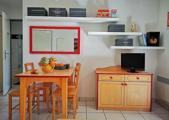 La Maison Bleue, Village Vacances, Piscine, Parking Διαμέρισμα Saint-Geniez-dʼOlt