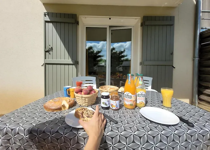 La Maison Bleue, Village Vacances, Piscine, Parking 아파트 Saint-Geniez-dʼOlt