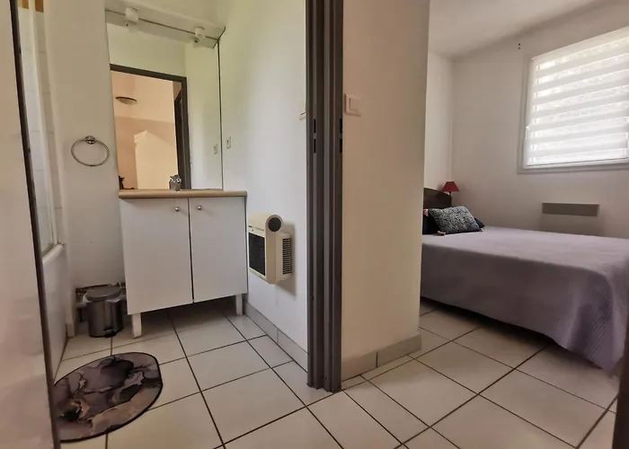 La Maison Bleue, Village Vacances, Piscine, Parking