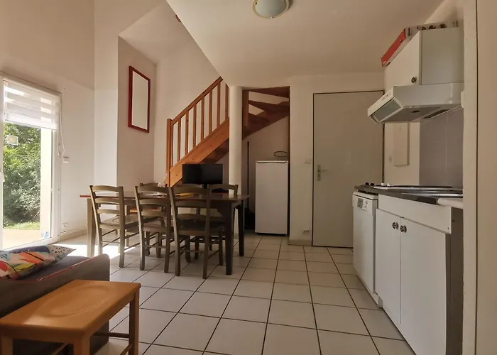 Daire La Maison Bleue, Village Vacances, Piscine, Parking