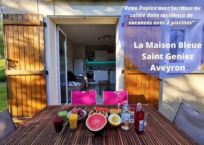 La Maison Bleue, Village Vacances, Piscine, Parking Saint-Geniez-dʼOlt